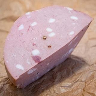Mortadella v. Savigny im Stück